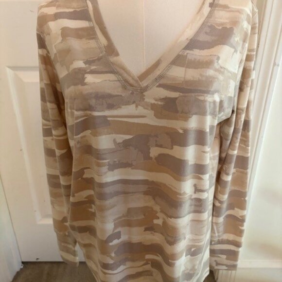 Isaac Mizrahi Long Sleeve V-Neck Tees - Picture 4 of 7